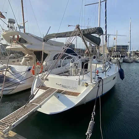 Velero En Port Forum Sail Boat Ботель *