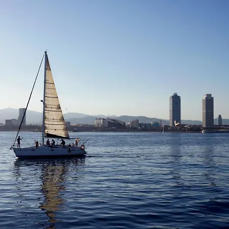 Velero En Port Forum Sail Boat Ботель *